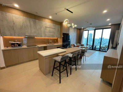 D'. Le Pont D'or - Hoang Cau, Vietnam D'. Le Pont D'or - Hoang Cau, Vietnam