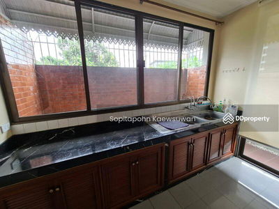 10110, Bangkok, Thailand 10110, Bangkok, Thailand