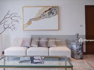 Lake Avenue Sukhumvit 16, Bangkok, Thailand Lake Avenue Sukhumvit 16, Bangkok, Thailand