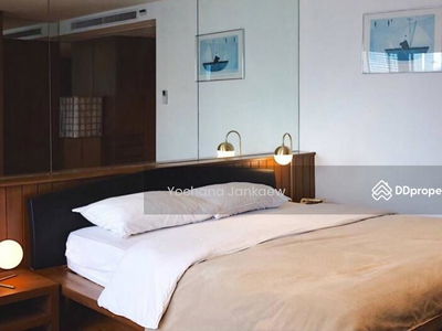 Lake Avenue Sukhumvit 16, Bangkok, Thailand Lake Avenue Sukhumvit 16, Bangkok, Thailand