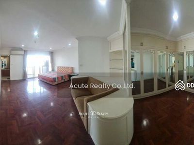 Fifty Fifth Tower, Bangkok, Thailand Fifty Fifth Tower, Bangkok, Thailand