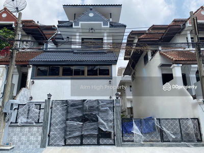 Baan Royal Nakarin Villa, Bangkok, Thailand Baan Royal Nakarin Villa, Bangkok, Thailand