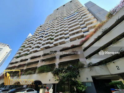 Saranjai Mansion, Bangkok, Thailand Saranjai Mansion, Bangkok, Thailand