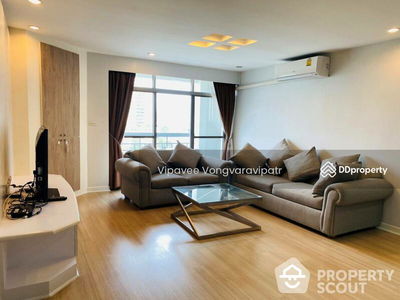 Royal Castle Sukhumvit, Bangkok, Thailand Royal Castle Sukhumvit, Bangkok, Thailand