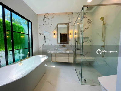 Nantawan Rama 9 New Krungthepkreetha, Bangkok, Thailand Nantawan Rama 9 New Krungthepkreetha, Bangkok, Thailand