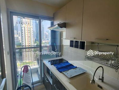 Life @ Sathorn 10, Bangkok, Thailand Life @ Sathorn 10, Bangkok, Thailand