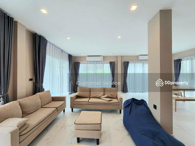 Bangkok Boulevard Vibhavadi, Bangkok, Thailand Bangkok Boulevard Vibhavadi, Bangkok, Thailand