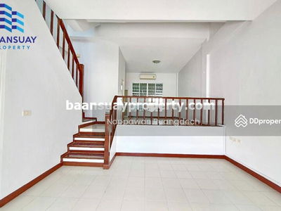 For rent, 3-story townhome, Srinakarin Road, near Thanya Park Mall, Srinakarin, Bangkok., Thailand For rent, 3-story townhome, Srinakarin Road, near Thanya Park Mall, Srinakarin, Bangkok., Thailand