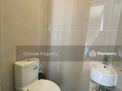 Park Origin Phrom Phong, Bangkok, Thailand Park Origin Phrom Phong, Bangkok, Thailand