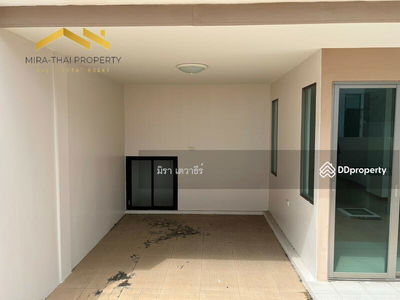 Townhouse for rent Two-story. next to the Naklua area, near Krating Lai Beach and Bang Lamung, Chon Buri, Thailand Townhouse for rent Two-story. next to the Naklua area, near Krating Lai Beach and Bang Lamung, Chon Buri, Thailand