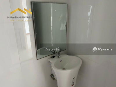 Townhouse for rent Two-story. next to the Naklua area, near Krating Lai Beach and Bang Lamung, Chon Buri, Thailand Townhouse for rent Two-story. next to the Naklua area, near Krating Lai Beach and Bang Lamung, Chon Buri, Thailand