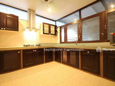 10110, Bangkok, Thailand 10110, Bangkok, Thailand