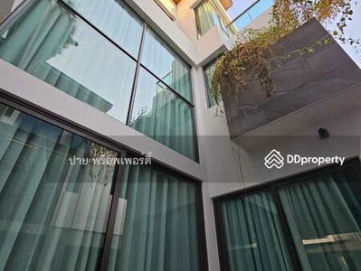 The Gentry Pattanakarn, Bangkok, Thailand The Gentry Pattanakarn, Bangkok, Thailand