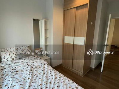 Life @ Ratchada-Huai Khwang, Bangkok, Thailand Life @ Ratchada-Huai Khwang, Bangkok, Thailand