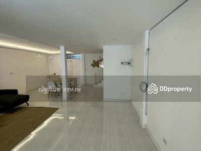 Townhome Soi Charoenjai (Soi Pridi Banomyong 31), Bangkok, Thailand Townhome Soi Charoenjai (Soi Pridi Banomyong 31), Bangkok, Thailand