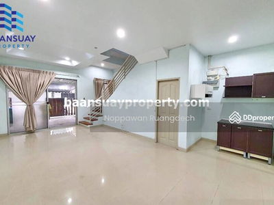 For rent, 3-story townhome with 5 air conditioners, Kaset-Nawamin Road, near Avenue Mall, Bangkok., Thailand For rent, 3-story townhome with 5 air conditioners, Kaset-Nawamin Road, near Avenue Mall, Bangkok., Thailand