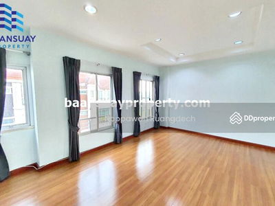 For rent, 3-story townhome with 5 air conditioners, Kaset-Nawamin Road, near Avenue Mall, Bangkok., Thailand For rent, 3-story townhome with 5 air conditioners, Kaset-Nawamin Road, near Avenue Mall, Bangkok., Thailand