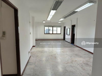 Sriwara Town in Town, Bangkok, Thailand Sriwara Town in Town, Bangkok, Thailand