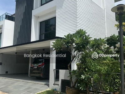 House in Compound, Bangkok, Thailand House in Compound, Bangkok, Thailand