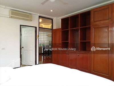 Swasdi Mansion, Bangkok, Thailand Swasdi Mansion, Bangkok, Thailand