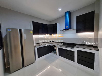 Grand Bangkok Boulevard Sathorn: Grand Bangkok Boulevard Sathorn, Bangkok, Thailand Grand Bangkok Boulevard Sathorn: Grand Bangkok Boulevard Sathorn, Bangkok, Thailand