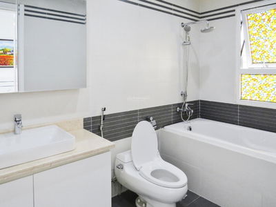 Golden Palace, Vietnam Golden Palace, Vietnam