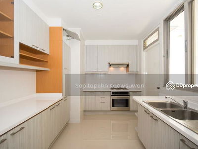 Krungthep Thani Tower, Bangkok, Thailand Krungthep Thani Tower, Bangkok, Thailand