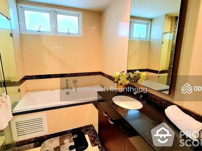 Piyathip Place, Bangkok, Thailand Piyathip Place, Bangkok, Thailand