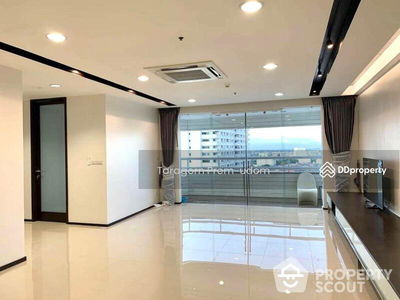 Central City East Tower, Bangkok, Thailand Central City East Tower, Bangkok, Thailand