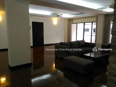 Charming soi 11 spacious bright breezy 3 bedrooms with lots of natural light. Low rise. Very homely, Bangkok, Thailand Charming soi 11 spacious bright breezy 3 bedrooms with lots of natural light. Low rise. Very homely, Bangkok, Thailand