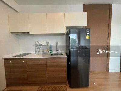 Green Lake Sriracha, Chon Buri, Thailand Green Lake Sriracha, Chon Buri, Thailand