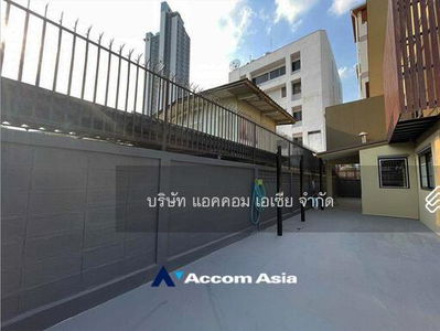 Home Office | 4 Bedrooms House For Rent in Sathorn, Bangkok near BTS Chong Nonsi AA19397, Bangkok, Thailand Home Office | 4 Bedrooms House For Rent in Sathorn, Bangkok near BTS Chong Nonsi AA19397, Bangkok, Thailand