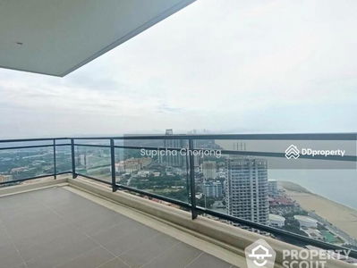 Reflection Jomtien Beach, Pattaya, Thailand Reflection Jomtien Beach, Pattaya, Thailand