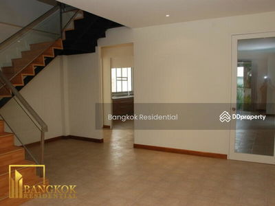 House in Soi Soonvijai, Bangkok, Thailand House in Soi Soonvijai, Bangkok, Thailand