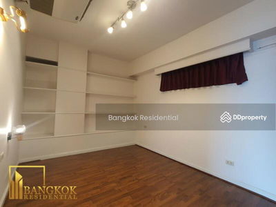 Royal Castle Sukhumvit, Bangkok, Thailand Royal Castle Sukhumvit, Bangkok, Thailand