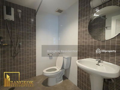 Royal Castle Sukhumvit, Bangkok, Thailand Royal Castle Sukhumvit, Bangkok, Thailand