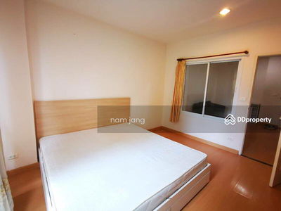 Life @ BTS Tha-Phra, Bangkok, Thailand Life @ BTS Tha-Phra, Bangkok, Thailand