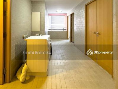 Baan Ratchadamri Condominium, Bangkok, Thailand Baan Ratchadamri Condominium, Bangkok, Thailand