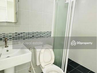 Dbura Prannok, Bangkok, Thailand Dbura Prannok, Bangkok, Thailand