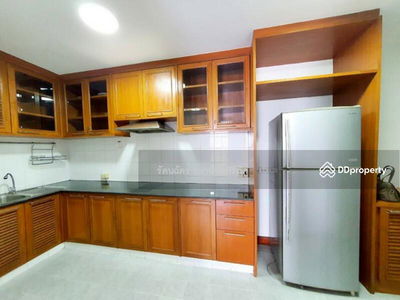 Monterey Place, Bangkok, Thailand Monterey Place, Bangkok, Thailand