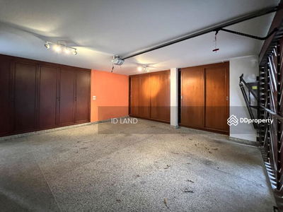 Single House with private pool for rent thonglor area, Bangkok, Thailand Single House with private pool for rent thonglor area, Bangkok, Thailand