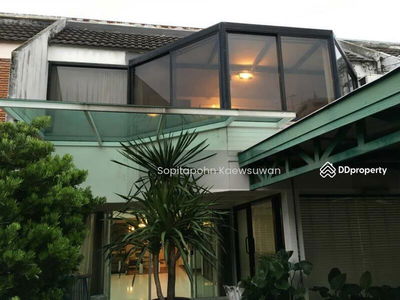 10110, Bangkok, Thailand 10110, Bangkok, Thailand