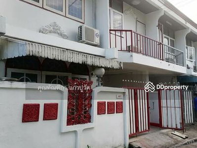 2-story townhouse, Ratchadaphisek Road 19, Chomphon Subdistrict, Chatuchak, Bangkok, Thailand 2-story townhouse, Ratchadaphisek Road 19, Chomphon Subdistrict, Chatuchak, Bangkok, Thailand