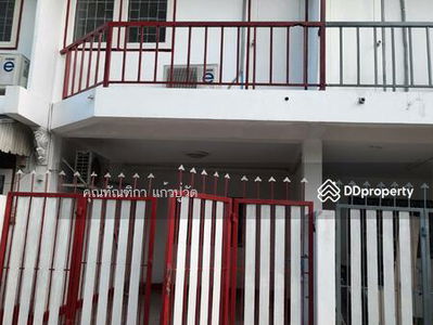 2-story townhouse, Ratchadaphisek Road 19, Chomphon Subdistrict, Chatuchak, Bangkok, Thailand 2-story townhouse, Ratchadaphisek Road 19, Chomphon Subdistrict, Chatuchak, Bangkok, Thailand