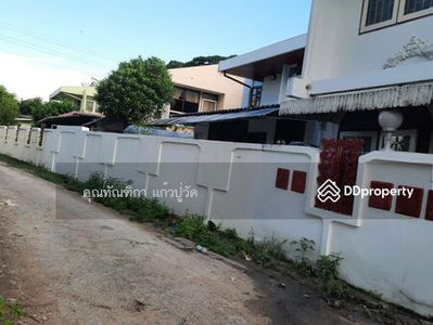 2-story townhouse, Ratchadaphisek Road 19, Chomphon Subdistrict, Chatuchak, Bangkok, Thailand 2-story townhouse, Ratchadaphisek Road 19, Chomphon Subdistrict, Chatuchak, Bangkok, Thailand