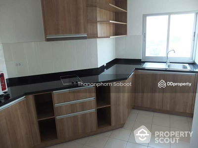 P.W.T. Mansion, Bangkok, Thailand P.W.T. Mansion, Bangkok, Thailand