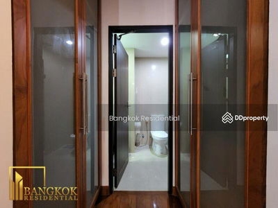 The Peak Sukhumvit 15, Bangkok, Thailand The Peak Sukhumvit 15, Bangkok, Thailand