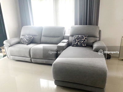 Setthasiri Phahol-Watcharapol, Bangkok, Thailand Setthasiri Phahol-Watcharapol, Bangkok, Thailand