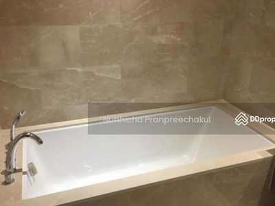 Magnolias Ratchadamri Boulevard, Bangkok, Thailand Magnolias Ratchadamri Boulevard, Bangkok, Thailand