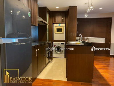 Urbana Langsuan, Bangkok, Thailand Urbana Langsuan, Bangkok, Thailand